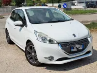 Usata Peugeot 208 Allure 82 CV (60 kW) 2013 Bianco Utilitaria
