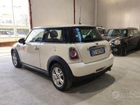 Usata Mini ONE 75 CV (55 kW) 2013 Bianco Utilitaria
