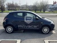 Usata Lancia Ypsilon Silver 69 CV (50 kW) 2016 Blu Utilitaria