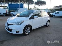 Usata Toyota Yaris 69 CV (50 kW) 2013 Bianco Berlina