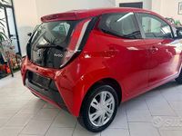 Usata Toyota Aygo X-play 69 CV (50 kW) 2017 Rosso Utilitaria