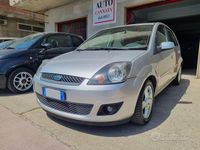 Second-hand Ford Fiesta 68 CP (50 kW) 2007 Gri Hatchback