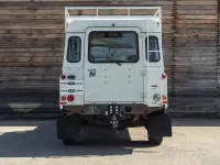 Usata Land Rover Defender 122 CV (89 kW) 2005 Bianco Station wagon