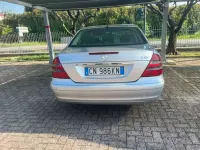 Usata Mercedes E220 150 CV (110 kW) 2004 Argento Berlina