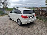 Usata Mercedes B180 Premium 122 CV (89 kW) 2012 Bianco Utilitaria