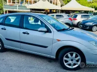 Usata Ford Focus 100 CV (73 kW) 2004 Grigio Berlina