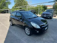 Usata Hyundai i20 Comfort 78 CV (57 kW) 2011 Nero Utilitaria