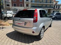 Usata Ford Fiesta 68 CV (50 kW) 2008 Grigio Utilitaria