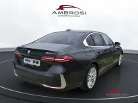 Usata BMW 520 197 CV (144 kW) 2025 Sophisto grey metallizzato Berlina