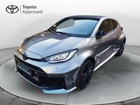 Usata Toyota Yaris 280 CV (205 kW) 2024 Grigio Utilitaria