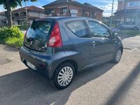 Usata Peugeot 107 68 CV (50 kW) 2007 Grigio scuro Utilitaria