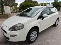 Usata Fiat Punto Lounge 70 CV (51 kW) 2014 Bianco Utilitaria