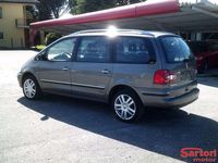 Usata VW Sharan 140 CV (102 kW) 2008 Grigio chiaro Monovolume