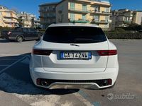 Usata Jaguar E-Pace R-Dynamic 179 CV (131 kW) 2020 Bianco SUV