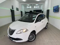 Usata Lancia Ypsilon Platinum 69 CV (50 kW) 2012 Bianco Utilitaria