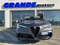 Usata Alfa Romeo Stelvio Quadrifoglio Verde 510 CV (375 kW) 2021 Grigio vesuvio SUV