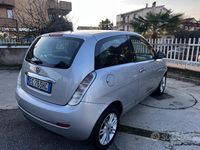 Usata Lancia Ypsilon 60 CV (44 kW) 2010 Grigio Utilitaria