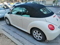 Usata VW New Beetle 102 CV (75 kW) 2004 Bianco Utilitaria