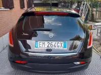 Usata Lancia Delta 105 CV (77 kW) 2012 Nero Utilitaria