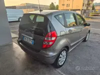 Usata Mercedes A180 Elegance 109 CV (80 kW) 2008 Marrone Berlina