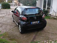 Usata Toyota Aygo 68 CV (50 kW) 2010 Nero Utilitaria