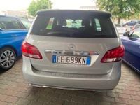 Usata Mercedes B180 109 CV (80 kW) 2016 Grigio Monovolume