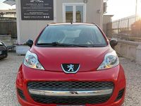 Usata Peugeot 107 Access 68 CV (50 kW) 2010 Rosso Utilitaria