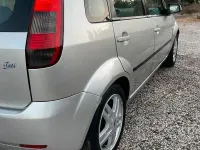 Usata Ford Fiesta 75 CV (55 kW) 2005 Grigio Utilitaria