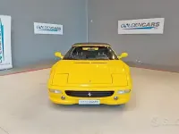 Usata Ferrari F355 381 CV (280 kW) 2000 Giallo Cabrio