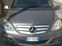 Usata Mercedes B180 109 CV (80 kW) 2009 Grigio Monovolume