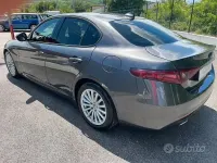 Usata Alfa Romeo Giulia Super 150 CV (110 kW) 2016 Grigio Berlina