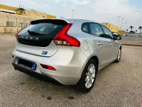 Usata Volvo V40 Business Edition 120 CV (88 kW) 2019 Argento Berlina