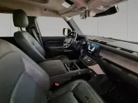 Usata Land Rover Defender 249 CV (183 kW) 2023 Santorini black SUV