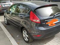 Begagnad Ford Fiesta Titanium 70 HK (51 kW) 2010 Grå Halvkombi