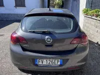 Usata Opel Astra 95 CV (69 kW) 2011 Berlina
