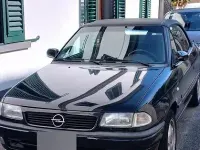 Usata Opel Astra Cabriolet 90 CV (66 kW) 1997 Nero Cabrio