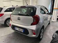 Begagnad Kia Picanto Active 67 HK (49 kW) 2019 Silver Halvkombi