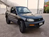 Usata Toyota RAV4 128 CV (94 kW) 1996 Nero SUV