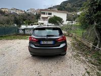 Usata Ford Fiesta 85 CV (62 kW) 2017 Grigio Berlina