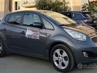 Usata Kia Venga 90 CV (66 kW) 2010 Grigio Utilitaria