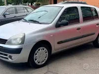 Usata Renault Clio II Dynamique 58 CV (42 kW) 2005 Grigio Berlina