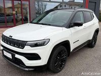 Usata Jeep Compass 131 CV (96 kW) 2024 Alpin white con tetto nero SUV