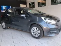 Usata Kia Rio 75 CV (55 kW) 2015 Grigio Berlina