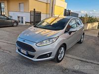 Usata Ford Fiesta 75 CV (55 kW) 2014 Grigio Utilitaria