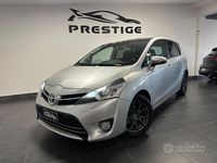 Usata Toyota Verso 111 CV (81 kW) 2015 Grigio Monovolume