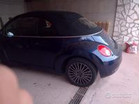 Usata VW New Beetle 105 CV (77 kW) 2007 Blu Utilitaria