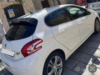 Usata Peugeot 208 Allure 82 CV (60 kW) 2015 Bianco Utilitaria