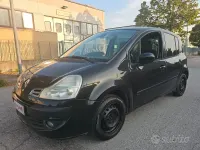 Usata Renault Modus 75 CV (55 kW) 2011 Nero Monovolume