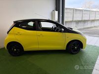 Usata Toyota Aygo X-play 69 CV (50 kW) 2017 Giallo Utilitaria
