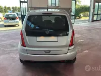 Usata Lancia Musa Platinum 77 CV (56 kW) 2010 Grigio Monovolume